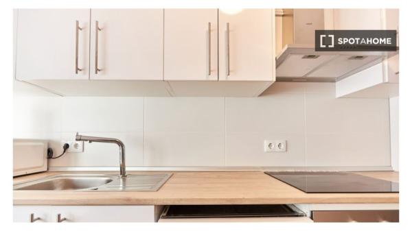 Se alquila habitación en piso compartido en Sevilla