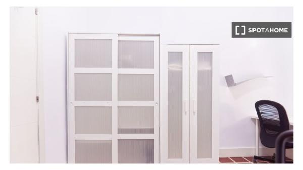 Se alquila habitación en piso compartido en Sevilla