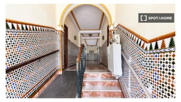 Se alquila habitación en piso compartido en Sevilla