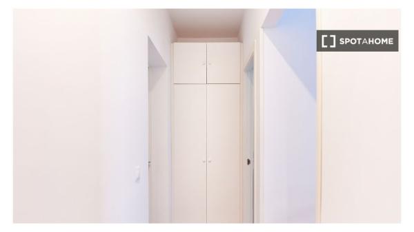 Se alquila habitación en piso compartido en Sevilla