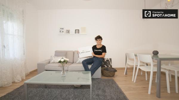 Apartamento de 3 dormitorios con balcón en alquiler en Triana, Sevilla
