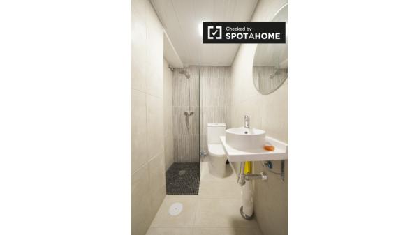 Apartamento de 3 dormitorios con balcón en alquiler en Triana, Sevilla