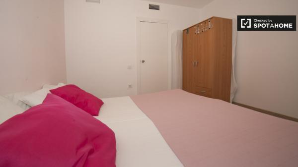 Apartamento de 3 dormitorios con balcón en alquiler en Triana, Sevilla