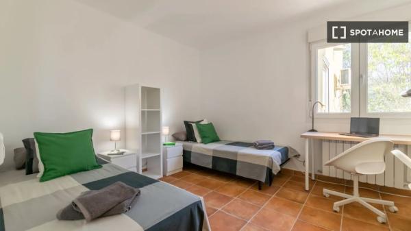 Cama en alquiler en habitación compartida en Bellaterra, Barcelona