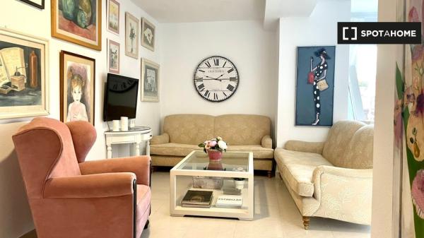Room for rent in 3-bedroom apartment in Bons Aires, Palma