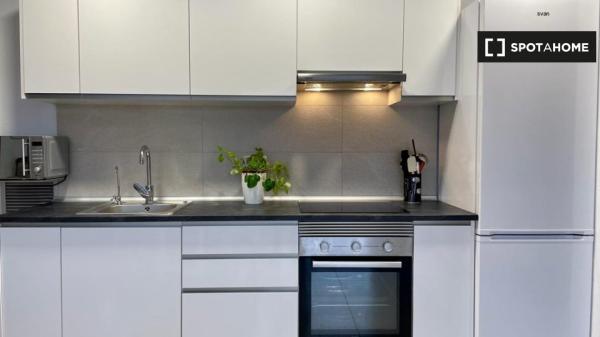 Room for rent in 3-bedroom apartment in Bons Aires, Palma