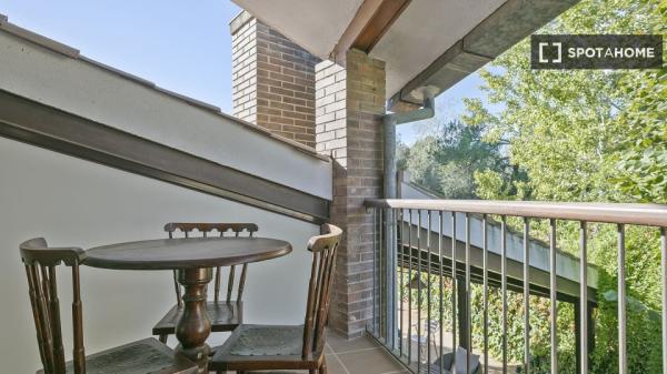 Pokój do wynajęcia w domu z 3 sypialniami w Barcelonie