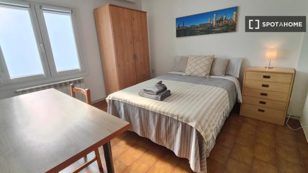 Piso entero de 3 dormitorios en Zaragoza