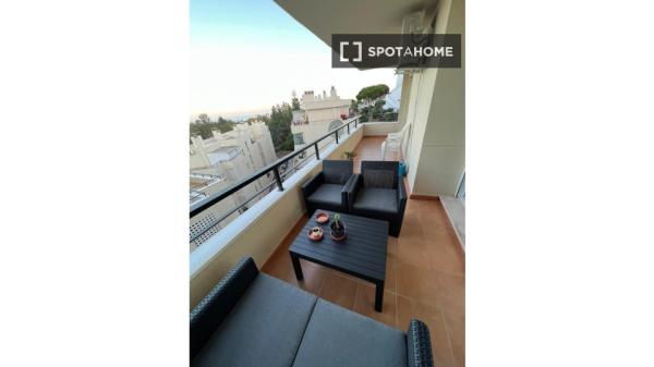 Apartamento de 2 dormitorios en alquiler en Calahonda, Málaga