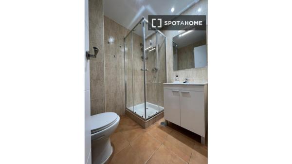 Apartamento de 2 dormitorios en alquiler en Calahonda, Málaga