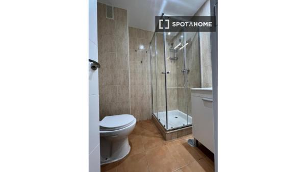 Apartamento de 2 dormitorios en alquiler en Calahonda, Málaga