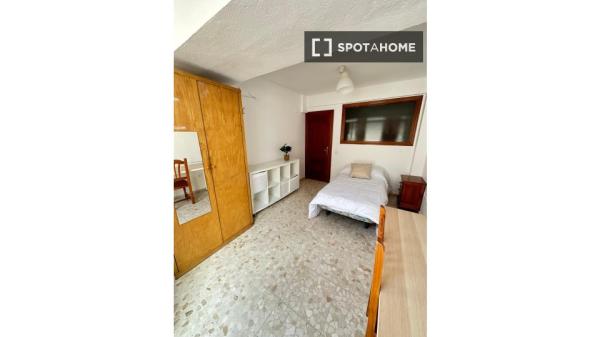 1-bedroom in shared apartment in Málaga