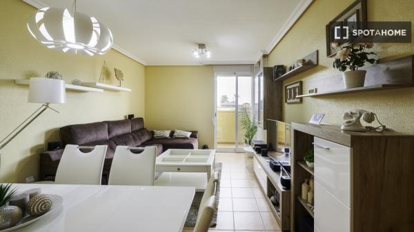 Se alquila habitación en piso de 2 habitaciones en Churra, Murcia