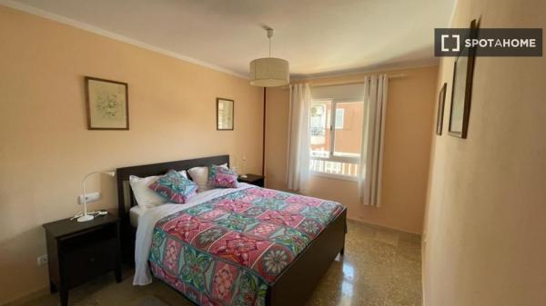 Room for rent in 3-bedroom apartment in Palma