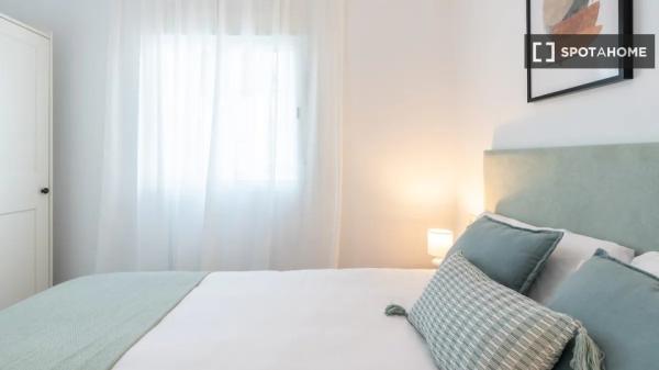Piso en alquiler de 3 habitaciones en Macarena, Sevilla