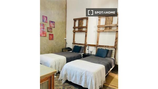 Room for rent in 2-bedroom apartment in Moya, Las Palmas