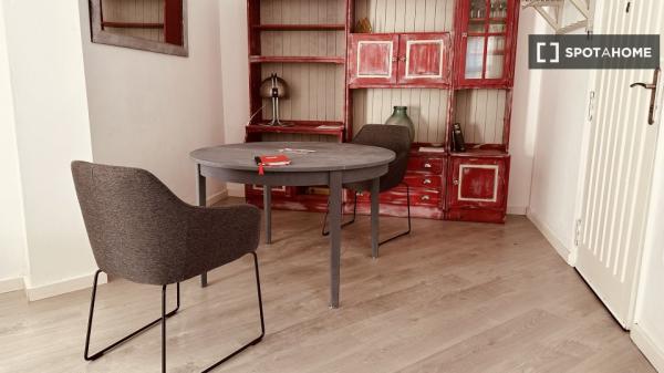 Pokój we wspólnym mieszkaniu w Santa Cruz de Tenerife