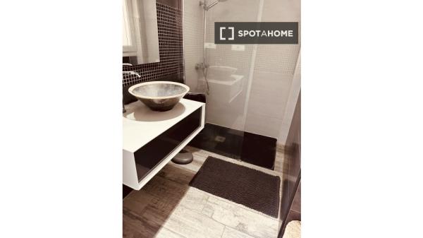 Pokój we wspólnym mieszkaniu w Santa Cruz de Tenerife