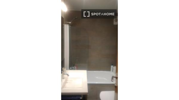 Habitación en piso compartido en santa coloma de gramenet