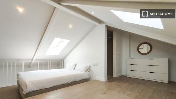 Apartamento de 2 dormitorios en alquiler en La Victoria, Málaga