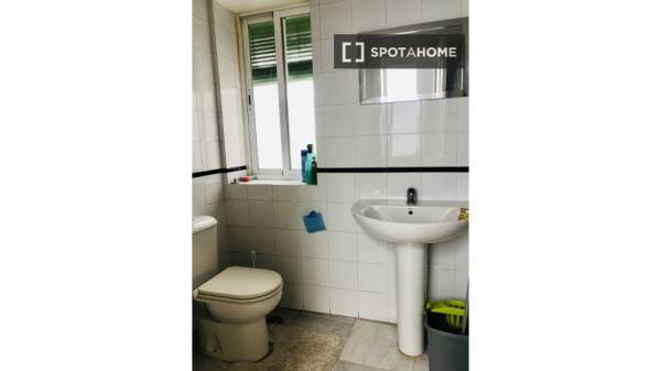 Pokój we wspólnym mieszkaniu w Sewilli