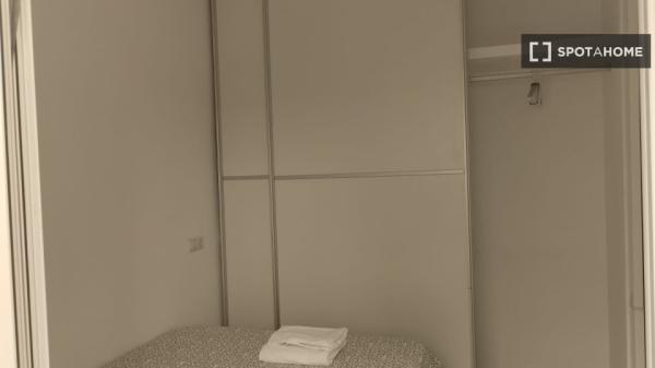 Pokój do wynajęcia w 4-pokojowym mieszkaniu w Son Canals, Palma