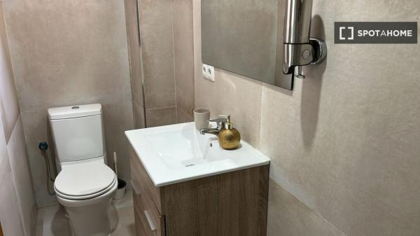 Pokój do wynajęcia w 4-pokojowym mieszkaniu w Son Canals, Palma