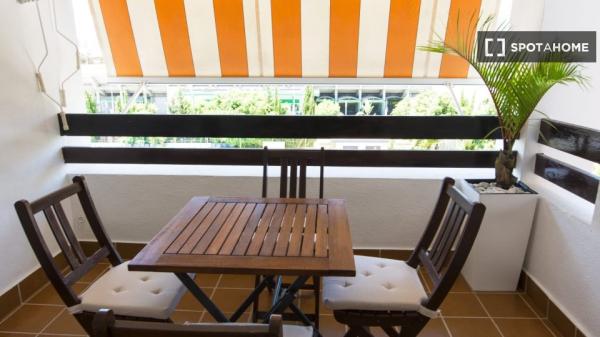 Piso entero de 2 dormitorios en Almuñécar