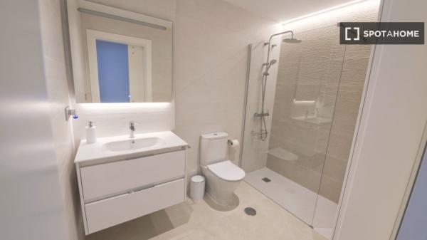 Piso entero de 2 dormitorios en Almuñécar