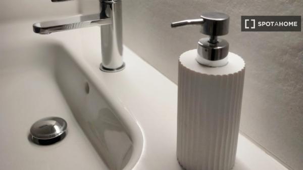 Piso entero de 2 dormitorios en Almuñécar