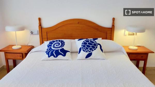 Piso entero de 2 dormitorios en Almuñécar