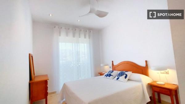 Piso entero de 2 dormitorios en Almuñécar