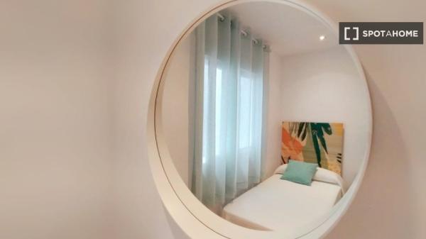 Piso entero de 2 dormitorios en Almuñécar