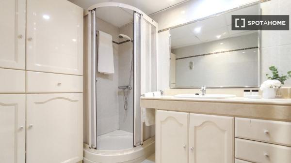 Apartamento completo de 3 dormitorios en Málaga