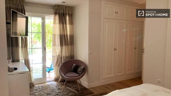 Apartamento de dos habitaciones cerca de la playa.