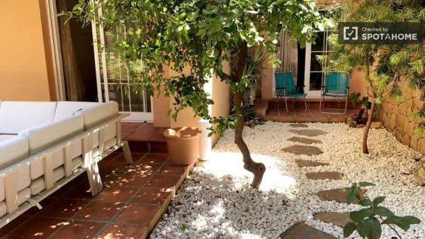 Apartamento de dos habitaciones cerca de la playa.