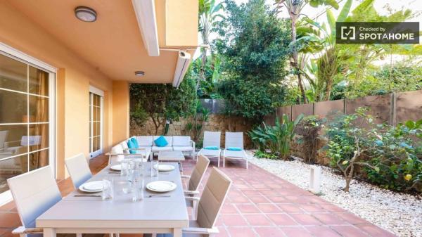 Apartamento de dos habitaciones cerca de la playa.