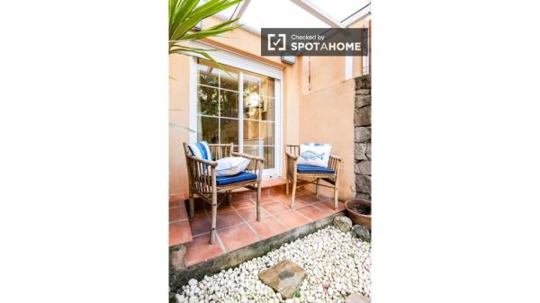 Apartamento de dos habitaciones cerca de la playa.