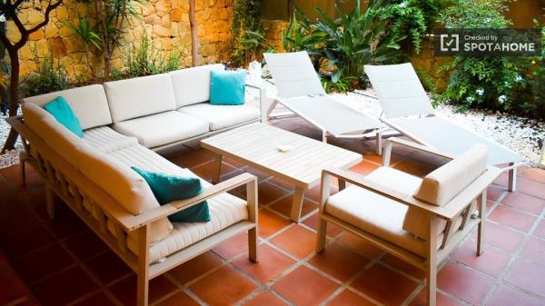 Apartamento de dos habitaciones cerca de la playa.