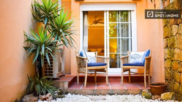 Apartamento de dos habitaciones cerca de la playa.