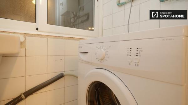 Alquiler de habitaciones en apartamento de 5 dormitorios en Poblenou, Barcelona