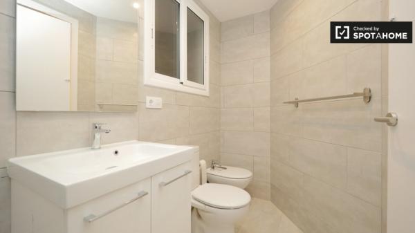 Alquiler de habitaciones en apartamento de 5 dormitorios en Poblenou, Barcelona