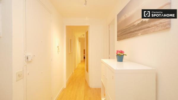 Alquiler de habitaciones en apartamento de 5 dormitorios en Poblenou, Barcelona