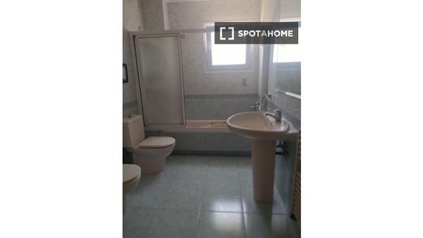 Piso en alquiler de 4 habitaciones en Daimús, Valencia