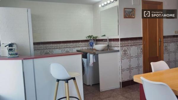 Habitaciones en alquiler en piso de 1 dormitorio en Xeraco, Valencia