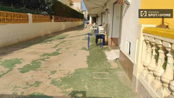 Habitaciones en alquiler en piso de 1 dormitorio en Xeraco, Valencia