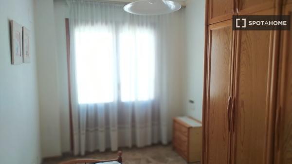 Piso en alquiler de 4 habitaciones en Daimús, Valencia