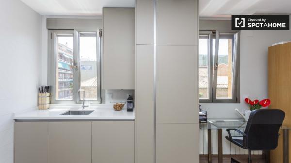 Moderno apartamento de 1 dormitorio en alquiler en Rios Rosas, Madrid