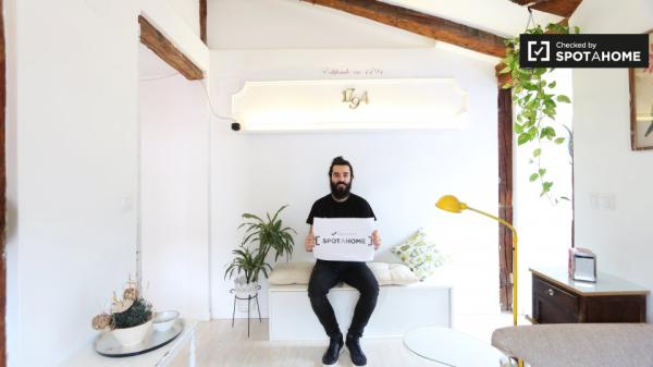 Tranquilo apartamento de 1 dormitorio en alquiler en Malasaña, Madrid