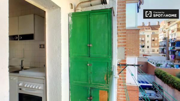 Apartamento asequible de 3 dormitorios en alquiler en Tetuán, Madrid